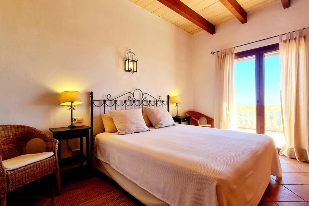 Sa Talaia Villa *